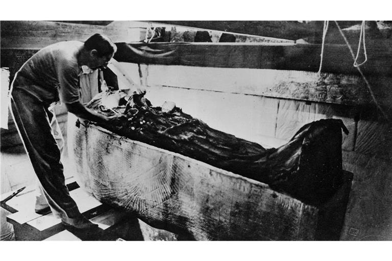 Howard Carter arbeitete als Zeichner, Übersetzer und Archäologe. Als Entdecker von Tutanchamuns Grab am 4. November 1922 ging er in die Geschichte der Archäologie ein.