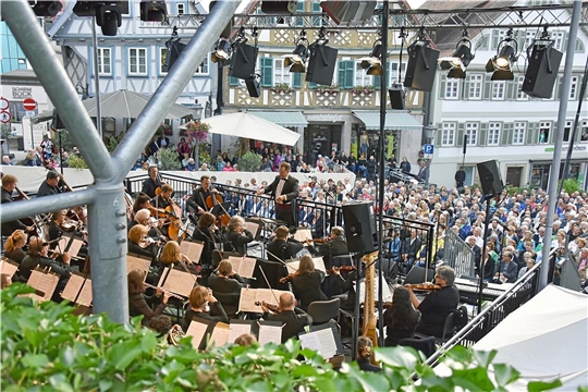 Der Wettergott hat mitgemacht: Auch in diesem Jahr kann das classic-ope(r)n-air auf dem Backnanger Marktplatz stattfinden. 