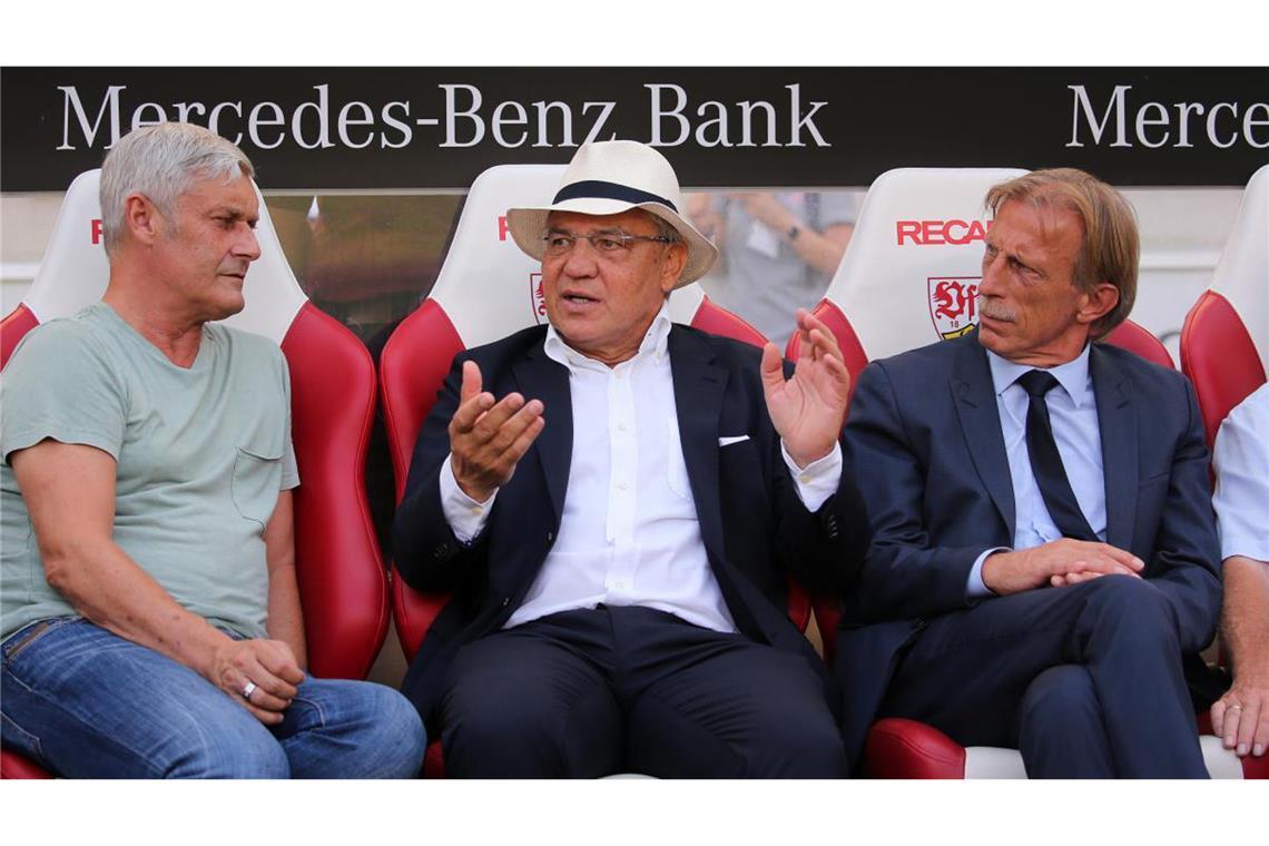 ... bei der Saisoneröffnung 2018 mit den weiteren VfB-Erfolgstrainern Armin Veh (links) und Felix Magath (Mitte)...