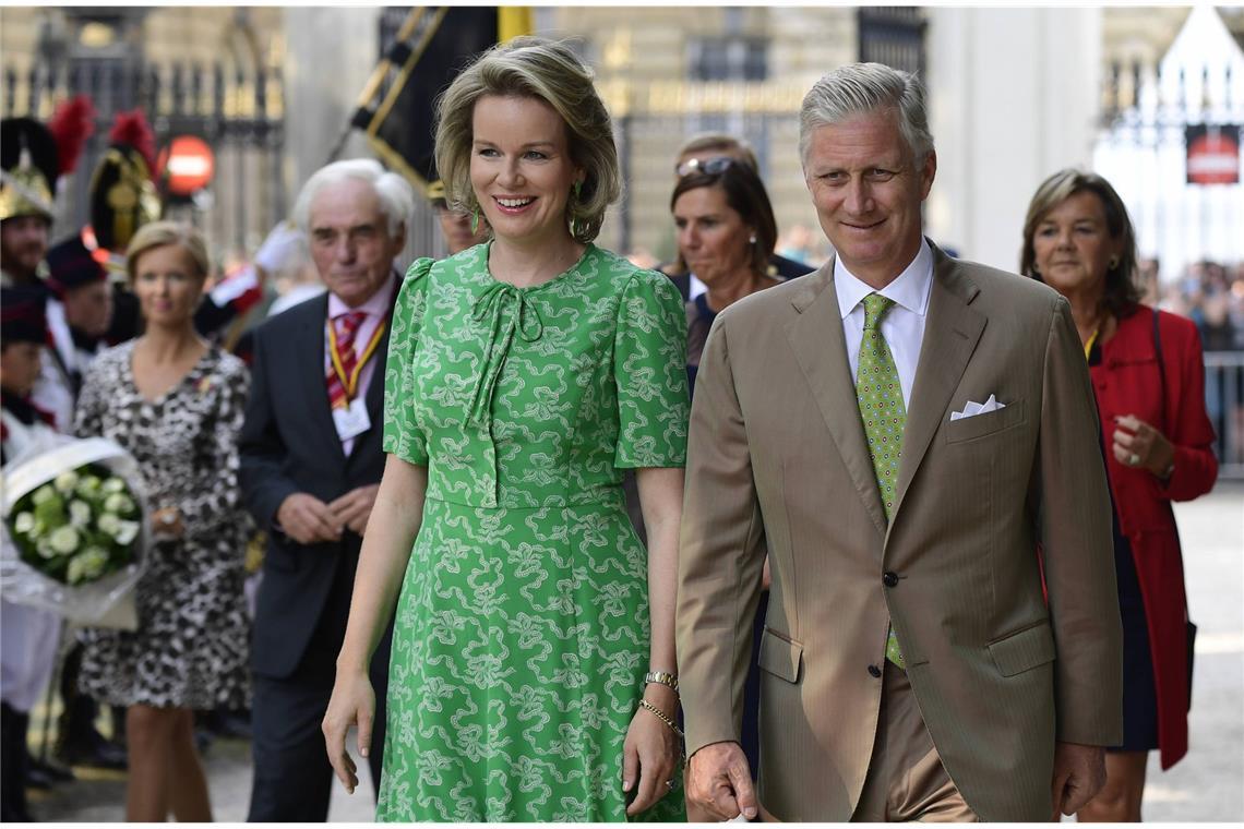 ... in Belgien sah man <b>Königin Mathilde</b> einen Monat später im gleichen Look.