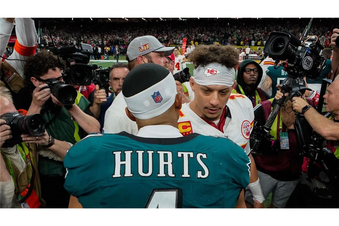 ... während die Kansas City Chiefs um ihren Quarterback Patrick Mahomes enttäuscht vom Platz schlichen.