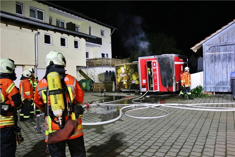 24 Einsatzkräfte waren bei dem nächtlichen Brand in Aspach vor Ort. Foto: 7aktuell.de | Kevin Lermer