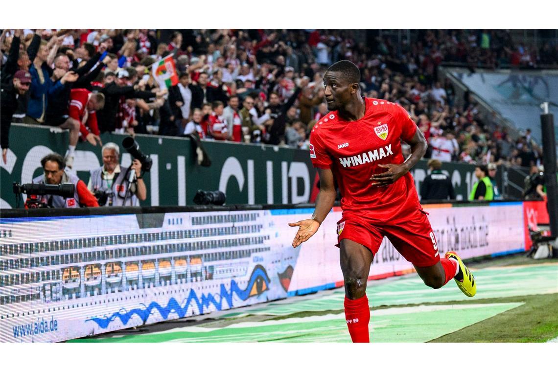 26 Tore hat Serhou Guirassy schon auf dem Konto. Natürlich traf er für den VfB auch beim 1:0 beim FC Augsburg. Die Höhenflieger aus Stuttgart ziehen nun sogar an den Bayern vorbei und stehen - zumindest vorerst - auf dem zweiten Platz der Bundesliga.