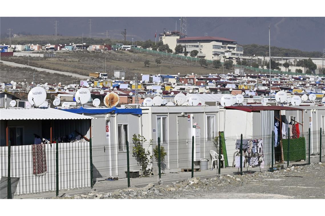 400.000 Menschen leben in der Erdbebenregion weiterhin in Containern. (Archivbild)