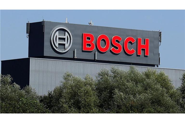 4300 Bosch-Beschäftigte an mehr als 90 Standorten weltweit sind vom Verkauf des Geschäfts mit Sicherheitssystemen betroffen.