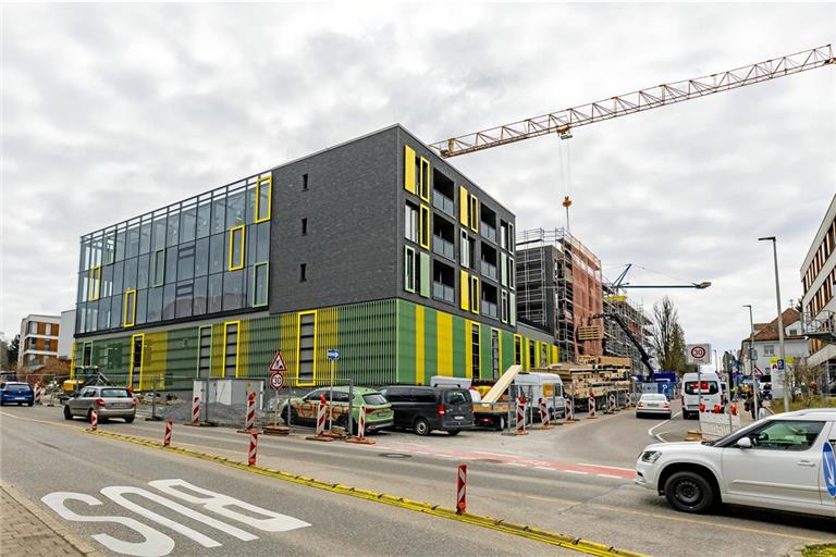 48 sozial geförderte Wohnungen auf dem ehemaligen Klinikareal in Backnang werden in diesem Jahr bezugsfertig. Foto: :Alexander Becher