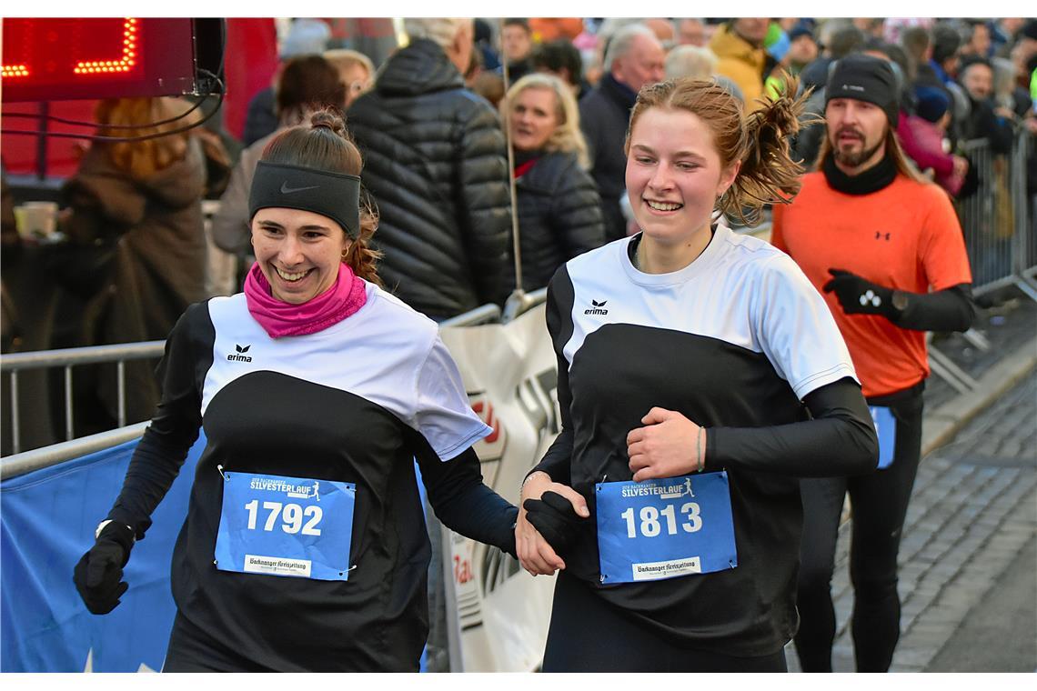 5km BKZ-Zieleinlauf. Silvesterlauf 2024 in Backnang. SP