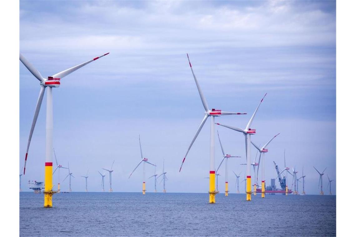 Streit um nachhaltige EU-Anlageregeln 67 Prozent der Anleger ist es wichtig, ihr Geld in sozial- und umweltverträgliche Projekte zu investieren. Foto: Jens Büttner/dpa-Zentralbild/dpa