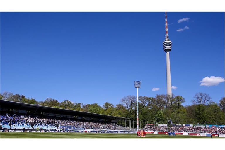 9550 Zuschauer kamen am 27. April 2024 zum Regionalliga-Derby Kickers  gegen VfB II ins Gazi-Stadion.