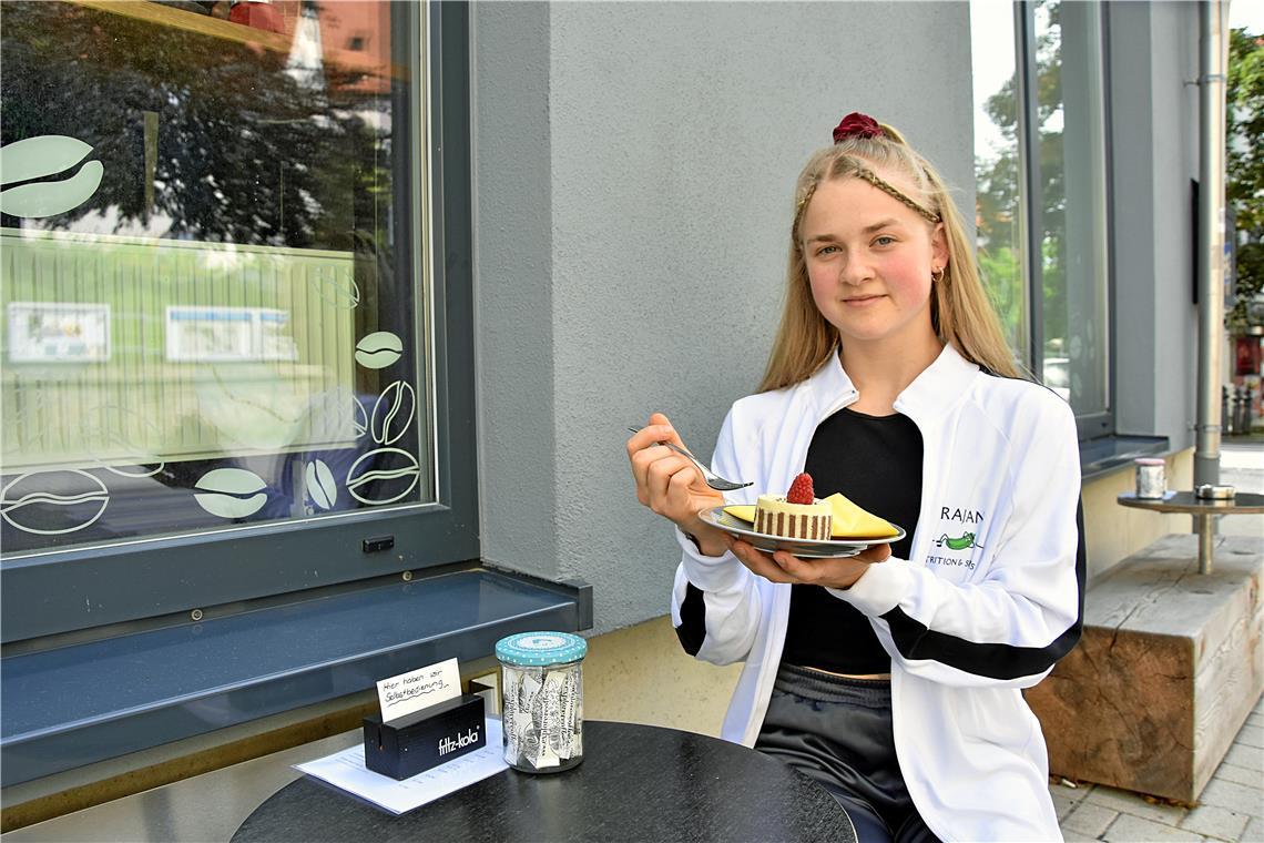 Ab und zu gönnt sich Diätberaterin Cheyenne Brajan trotzdem noch ein süßes Dessert – aber alles mit Maß. Foto: Tobias Sellmaier