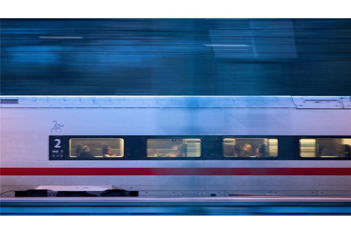 Acht Stunden soll die Fahrt von Berlin nach Paris künftig im Schnellzug dauern. (Archivbild)