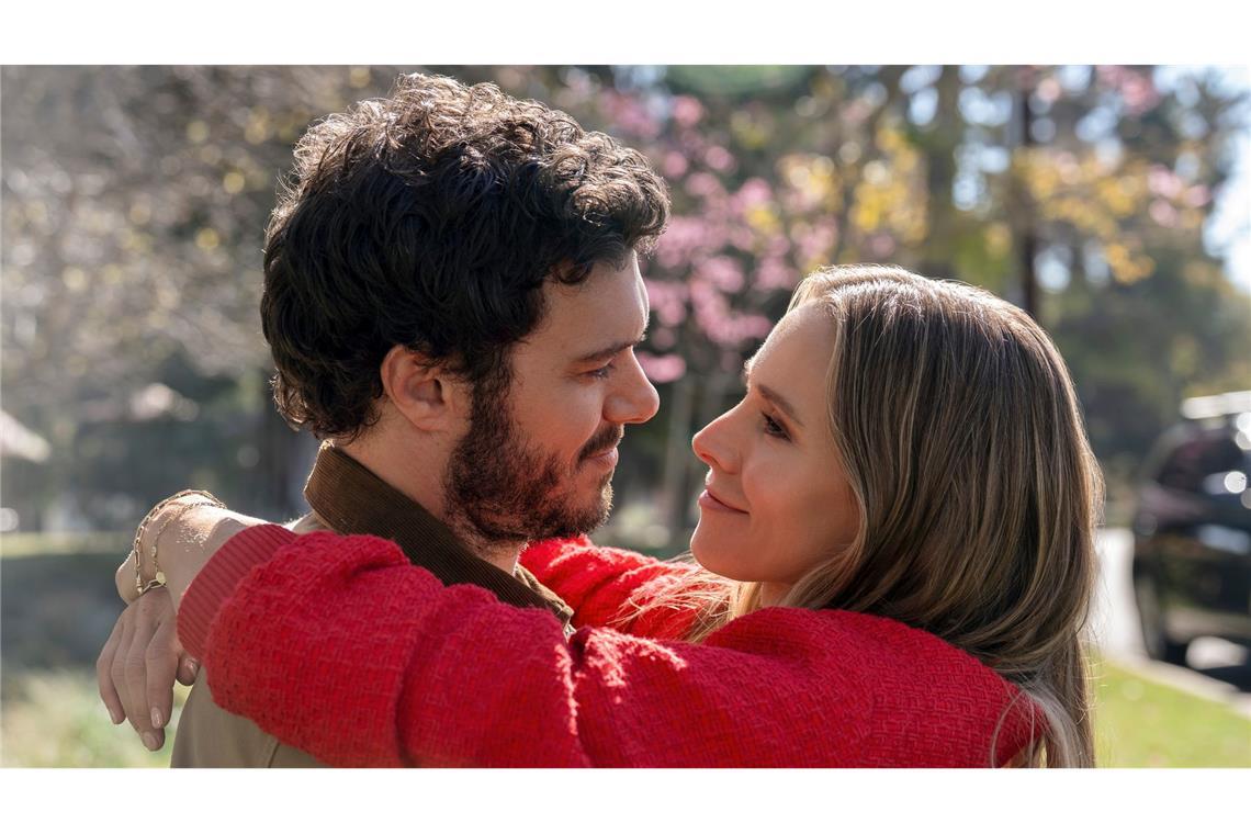 Adam Brody als Noah und Kristen Bell als Joanne in einer Szene aus "Nobody Wants This" (Foto: Netflix)