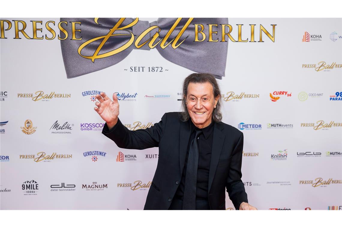 Albert Hammond, Musiker, kommt zum Berliner Presseball ins Hotel "Titanic Chaussee Berlin". Der legendäre Songwriter hat erstmals seit 20 Jahren wieder ein Album mit neuen Songs veröffentlicht, die er selbst singt.