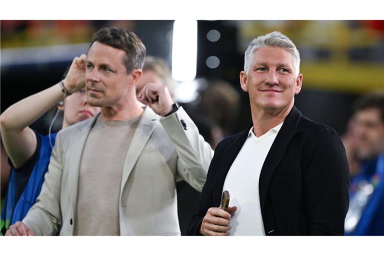 Alexander Bommes (links) und Bastian Schweinsteiger bilden bei der EM ein populäres Duo am Spielfeldrand