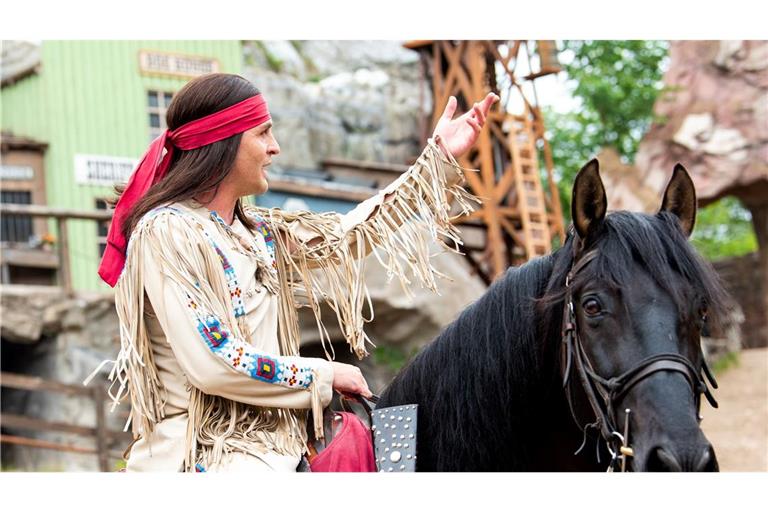 Alexander Klaws reitet als Winnetou über die Freilichtbühne in Bad Segeberg.