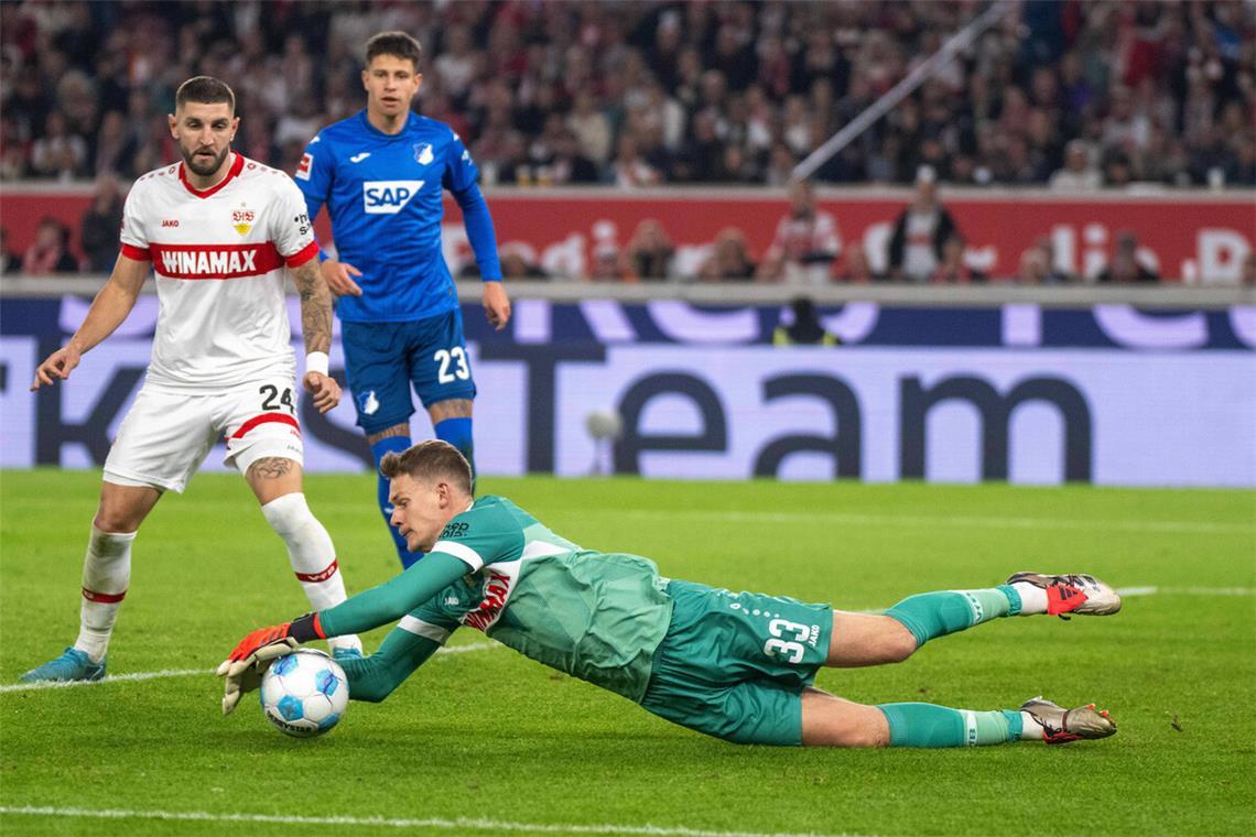 Alexander Nübel hält den Ball fest – der VfB-Keeper wird in Teilen weiter vom FC Bayern bezahlt.
         
           Foto: IMAGO/Hartenfelser
           IMAGO/Peter Hartenfelser