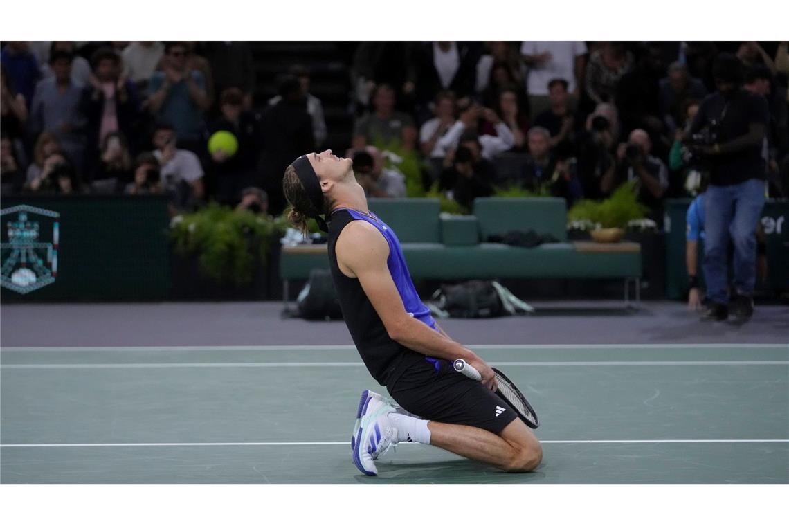 Alexander Zverev im Moment des Triumphs beim Turnier in Paris.