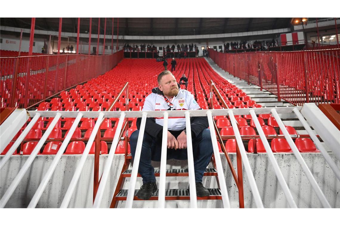 Allein auf weiter Flur: ein Teil der VfB-Stuttgart-Fans hat wegen Sicherheitsbedenken die vorzeitige Heimreise angetreten und verzichtet auf einen Stadionbesuch beim Champions-League-Spiel in Belgrad.