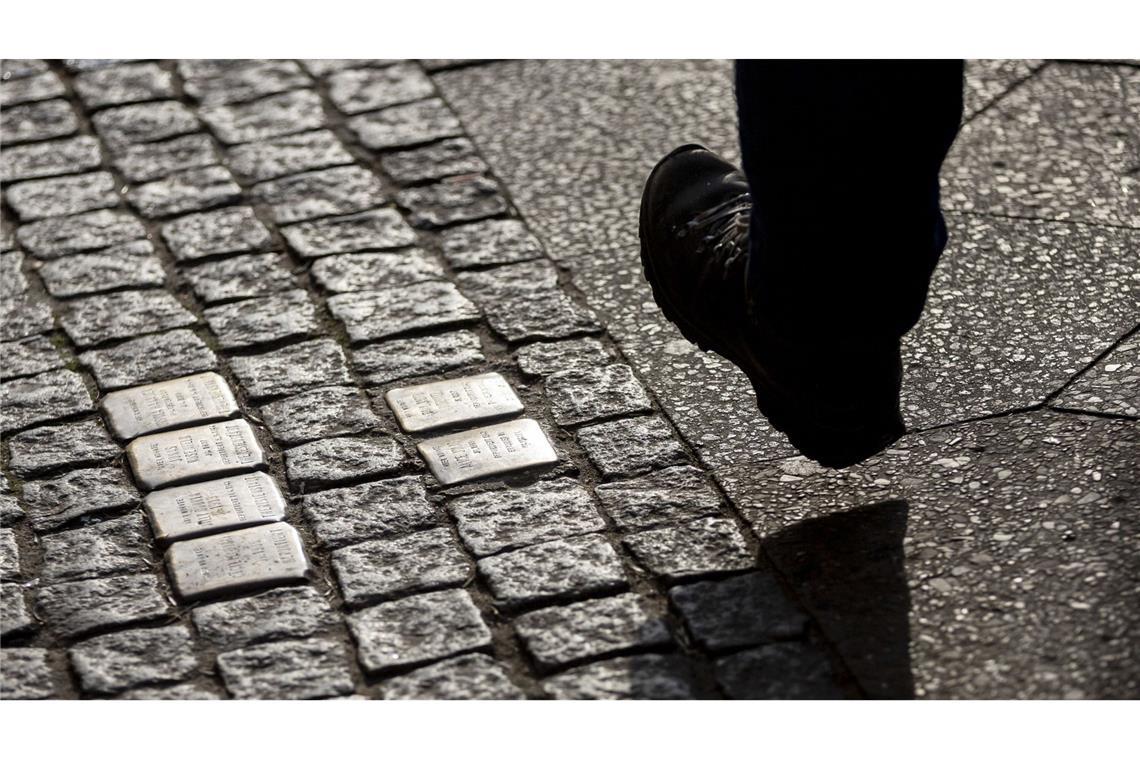 Als in Pforzheim Mitte Mai Stolpersteine verlegt wurden, kam es offenbar zu einem antisemitischen Vorfall (Symbolbild).