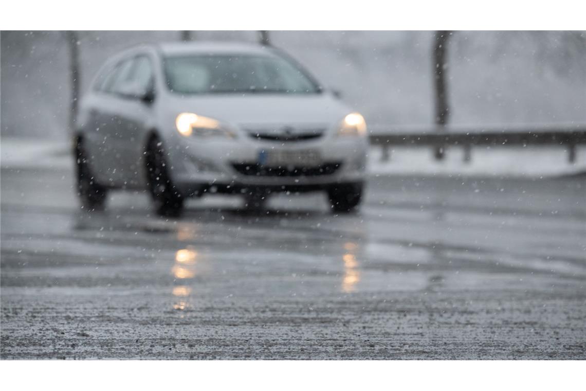 Am Donnerstag schneit es im Südwesten – bleibt das auch am Wochenende so? (Symbolbild)