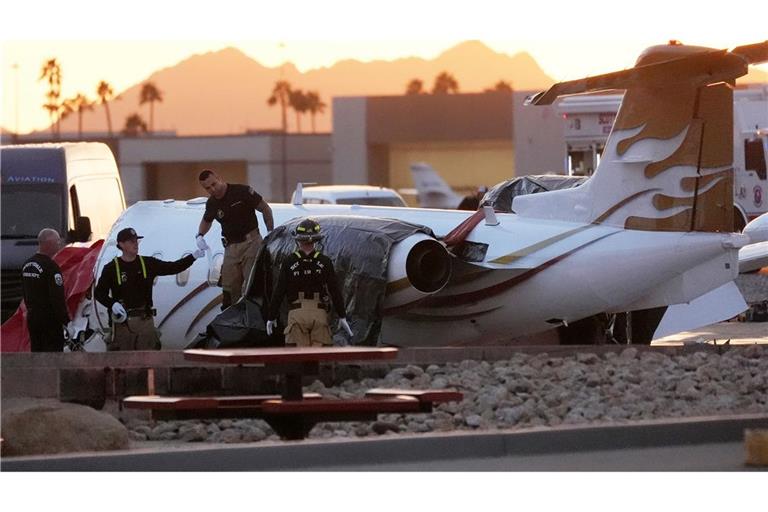 Am Flughafen Scottsdale hat ein Privatjet ein parkendes Flugzeug gerammt.