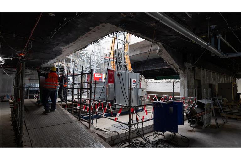 Am Frankfurter Hauptbahnhof müssen sich die Reisenden noch gut zehn Jahre auf Bauarbeiten einstellen. (Archivbild)