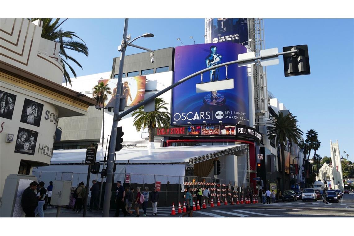 Am Hollywood Boulevard werden Vorbereitungen getroffen für die Verleihung der Academy Awards.