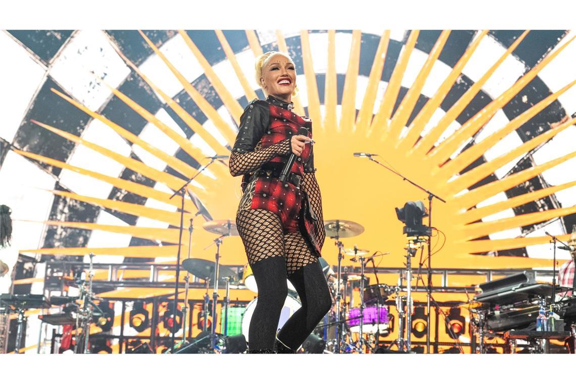 Am letzten Wochenende haben No Doubt beim Coachella-Festival 9 Jahre nach ihrem letzten gemeinsamen Auftritt ihr Comeback gefeiert. Auch an diesem Wochenende ist Frontfrau Gwen Stefani mit Freude dabei.