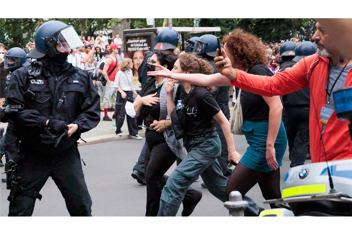 Am Samstagnachmittag schätzte die Polizei die Zahl der Teilnehmer auf 4.700.