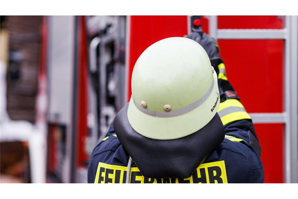 Am Sonntagabend konnte die Feuerwehr einen Brand in Singen löschen. (Symbolbild)