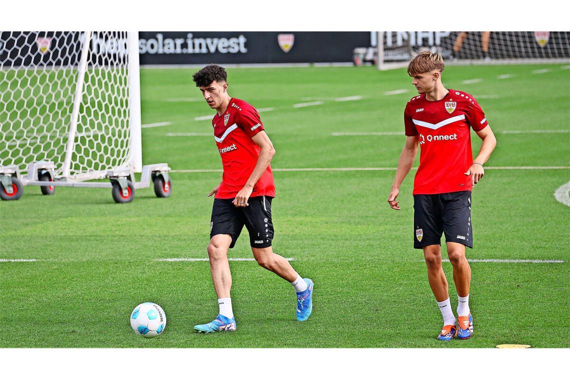 Ameen Al-Dakhil im Training des VfB – er brennt nach seiner Genesung auf den ersten Einsatz im Stuttgarter Trikot.