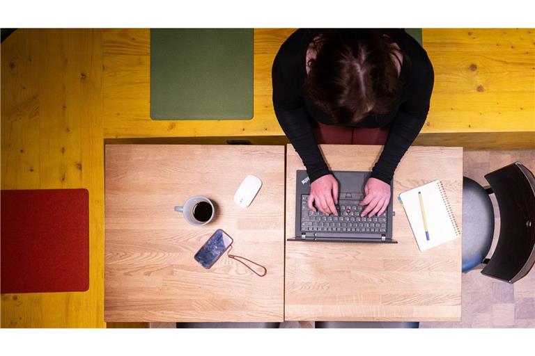 Amerikanische Unternehmen versuchen der Homeoffice-Arbeit  ihrer Mitarbeiter einen Riegel vorzuschieben.