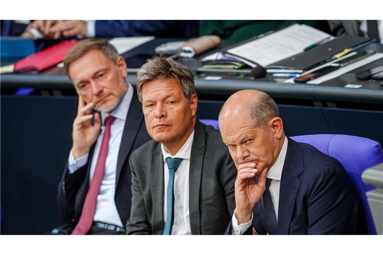 Ampel-Spitzen Lindner, Habeck, Scholz: Noch gibt es keine Klarheit, was mit den Intel-Milliarden geschehen soll.