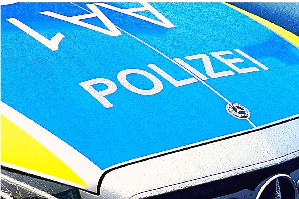 Unfall bei Murrhardt: Fahrzeug gerät in Gegenverkehr An den Fahrzeugen entstand ein Sachschaden in Höhe von 9.000 Euro. Symbolfoto: Tobias Sellmaier