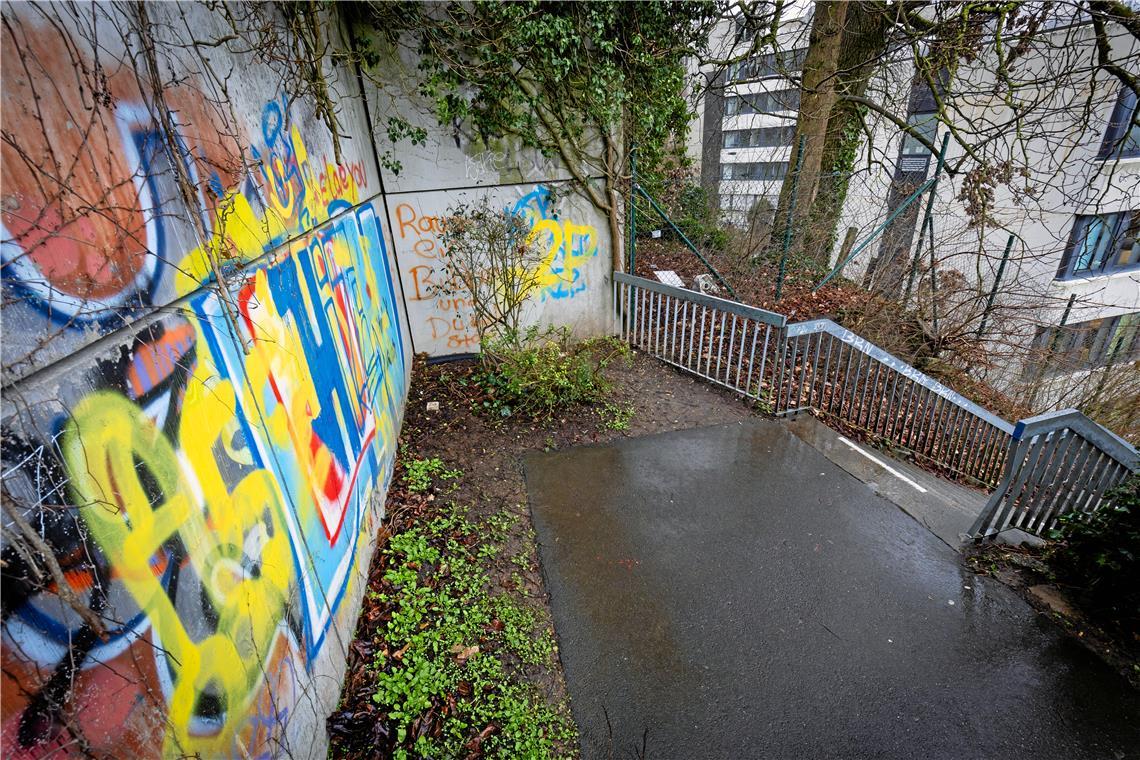 An der Felicitas-Zeller-Staffel toben sich gerne Graffitisprayer aus. Foto: Alexander Becher