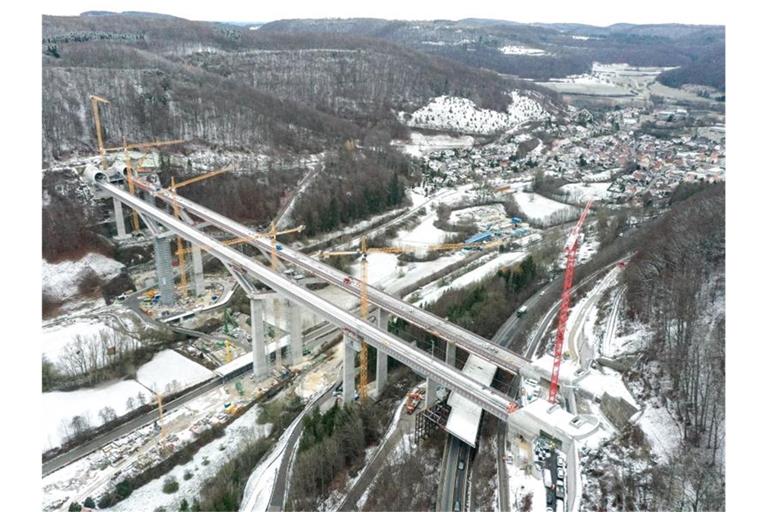 An der Filstalbrücke bei Mühlhausen im Täle wird gebaut. Foto: Felix Kästle/dpa/Archivbild