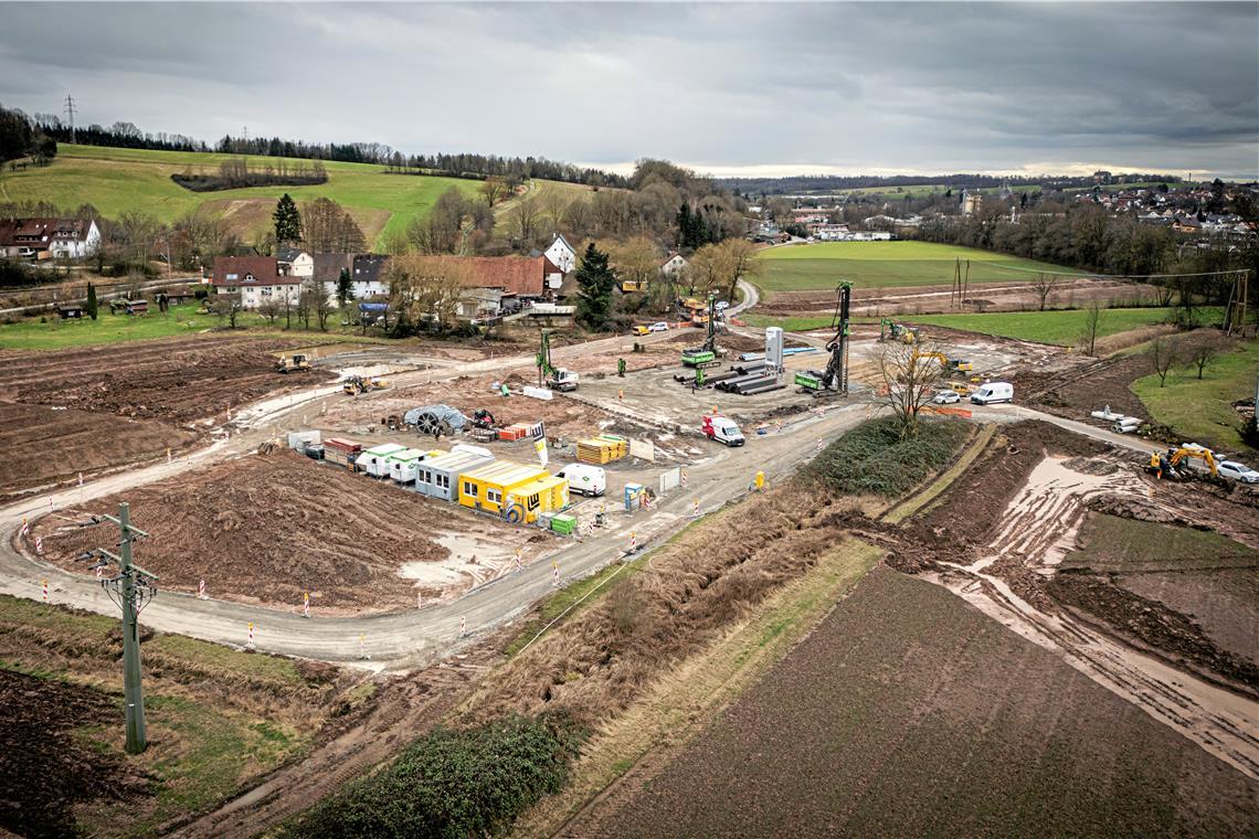 An der Rüflensmühle entsteht derzeit ein Hochwasserrückhaltebecken. Für die Gemeinde Oppenweiler ist das ein Mammutprojekt. Foto: Alexander Becher