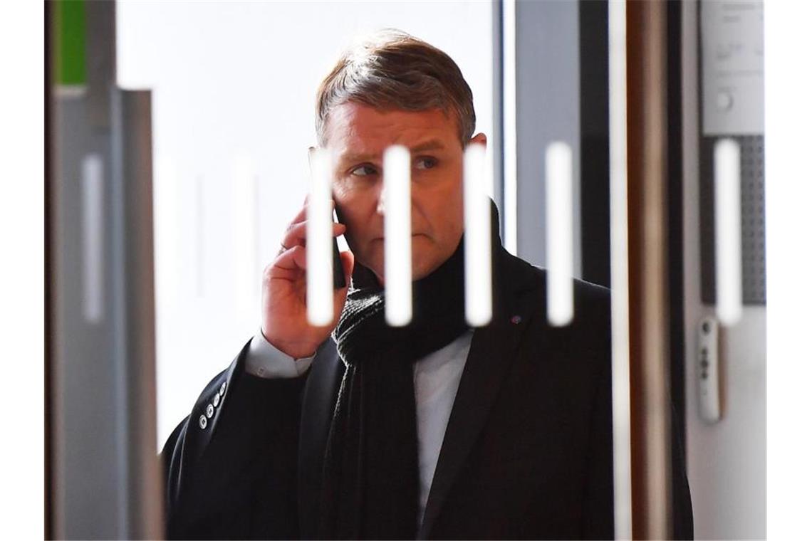 Landtag wegen verdächtiger Sendung an Höcke teils gesperrt An ihn ging der verdächtige Brief: AfD-Fraktionschef Björn Höcke im Thüringer Landtag. Foto: Martin Schutt/dpa-Zentralbild/dpa