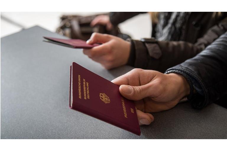 An mehreren deutschen Flughäfen gibt es Probleme bei den Grenzkontrollen (Symbolfoto).