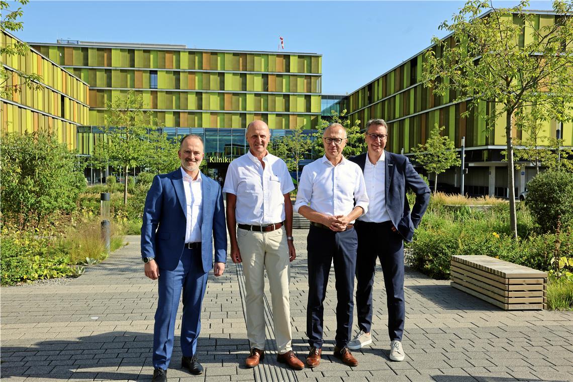 André Mertel, Heiner Lange, Ralf Rauch und Richard Sigel (von links) sind stolz auf das Erreichte, wissen aber auch, dass für die Rems-Murr-Klinken noch große Herausforderungen bevorstehen. Foto: Gabriel Habermann