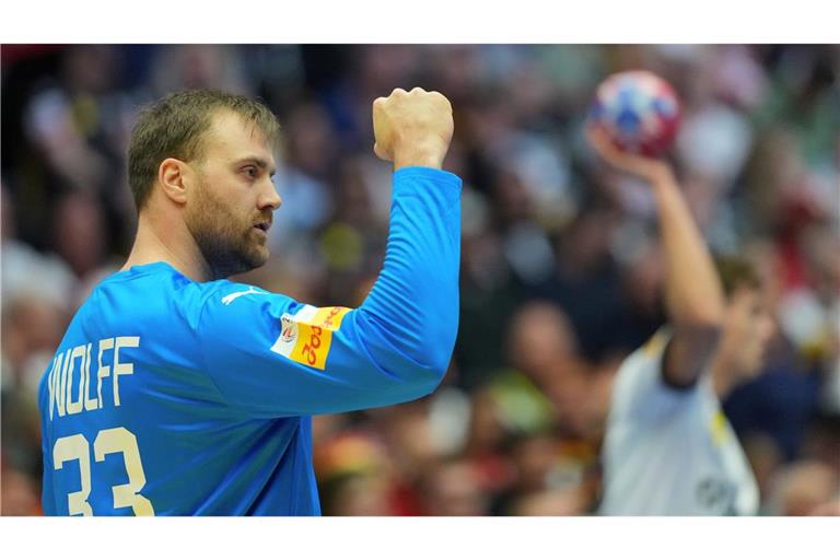 Andreas Wolff strebt mit den deutschen Handballern gegen die Schweiz den zweiten Vorrundensieg bei der WM an.