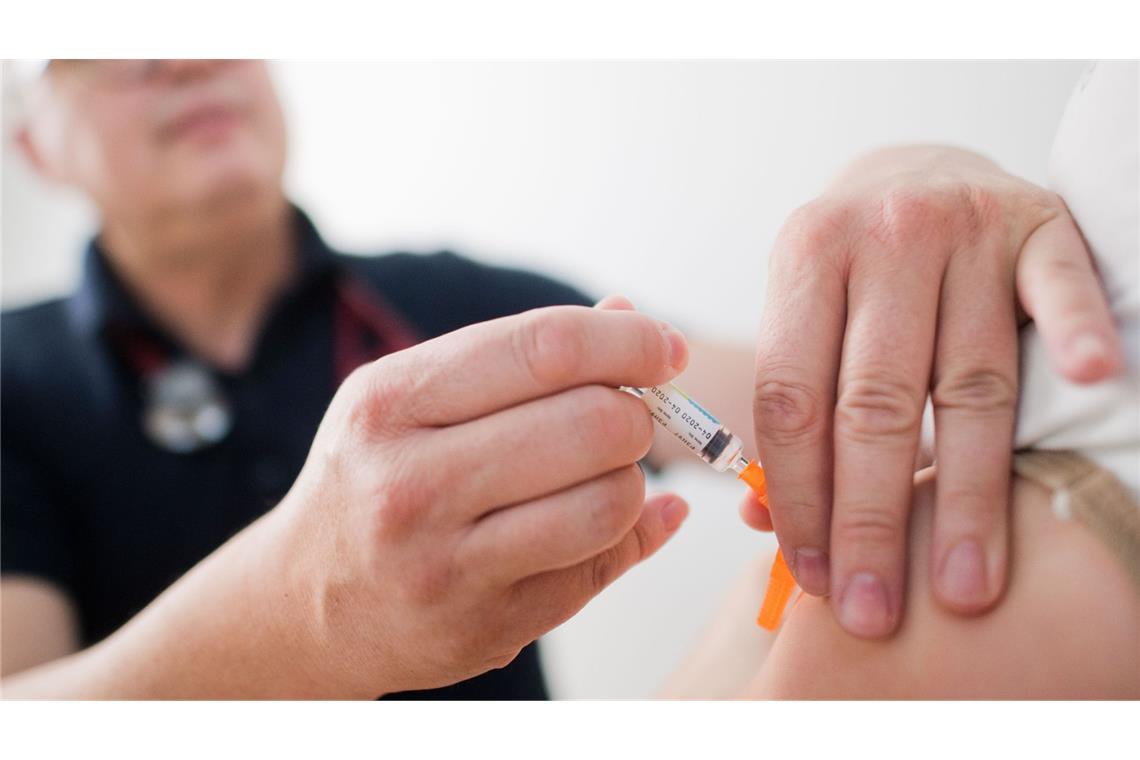 Angesichts weltweit steigender Todesfälle durch Hepatitis hat Bayerns Gesundheitsministerin Judith Gerlach (CSU) zur Überprüfung des Impfstatus aufgerufen (Symbolfoto).