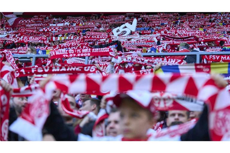 Anhänger des FC Bayern: Ihr Boykott-Aufruf für das Champions-League-Spiel gegen Schachtar Donezk hat Wirkung gezeigt (Archivfoto).