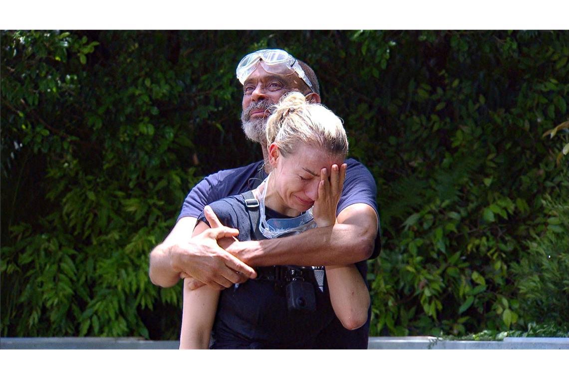 Anna-Carina und Pierre verzweifeln an ihrer Prüfung.