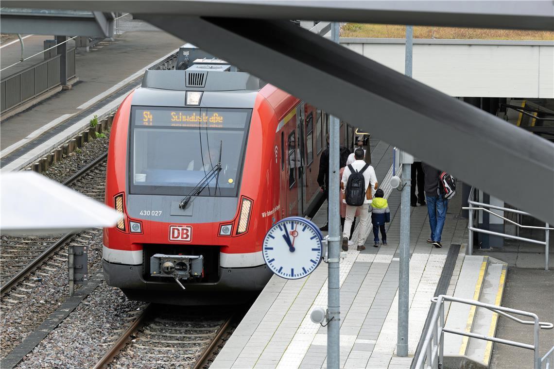 Pendelverkehr-auf-der-Linie-S4-zwischen-Backnang-und-Marbach