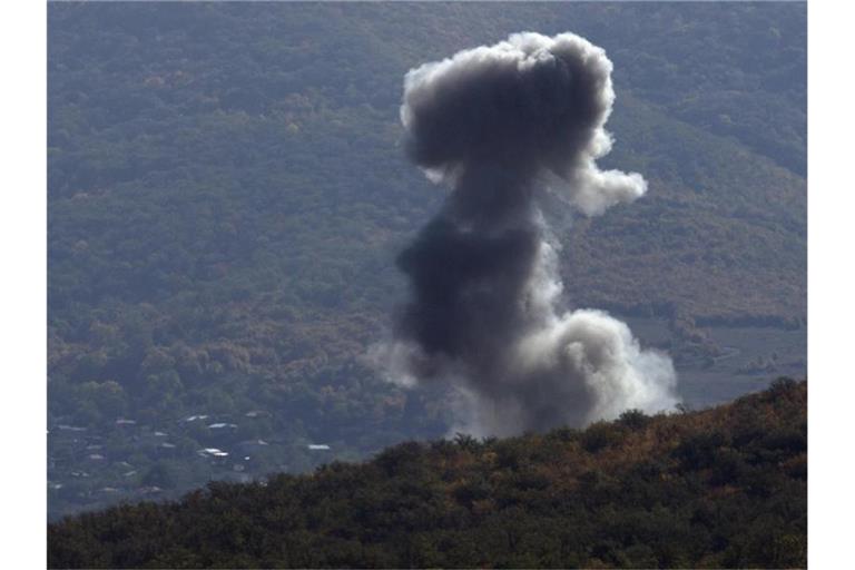 Armenien und Aserbaidschan haben sich auf eine Waffenruhe bei den Kämpfen in Berg-Karabach geeinigt. Foto: Uncredited/AP/dpa