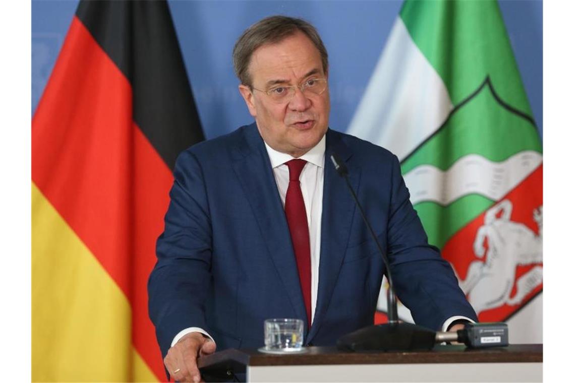 Armin Laschet (CDU) spricht bei einer Pressekonferenz. Foto: David Young/dpa