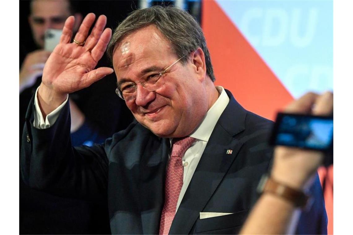 CDU-Vorsitz: NRW-CDU stellt sich hinter Laschet Armin Laschet zu Gast in der Schützenhalle Lennestadt-Kirchveischede beim politischen Aschermittwoch des nordrhein-westfälischen Landesverbandes der CDU. Foto: Roberto Pfeil/dpa