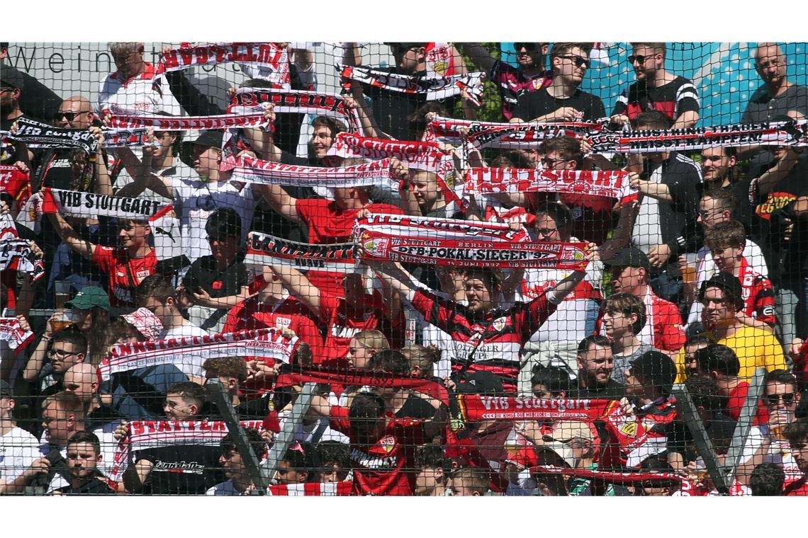 Auch die VfB-Fans stärkten ihrem  Team lautstark den Rücken.