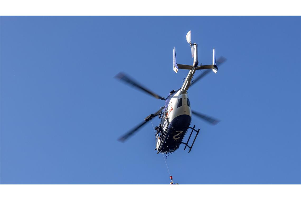 Auch ein Hubschrauber der Bergwacht war im Einsatz. (Symbolbild)